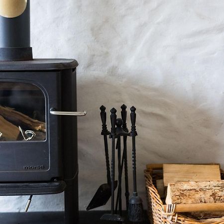 The Workshop- Eco Cottage By The Coastal Path Goodwick Esterno foto