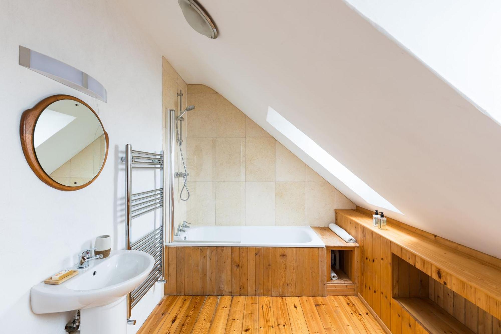 The Workshop- Eco Cottage By The Coastal Path Goodwick Esterno foto