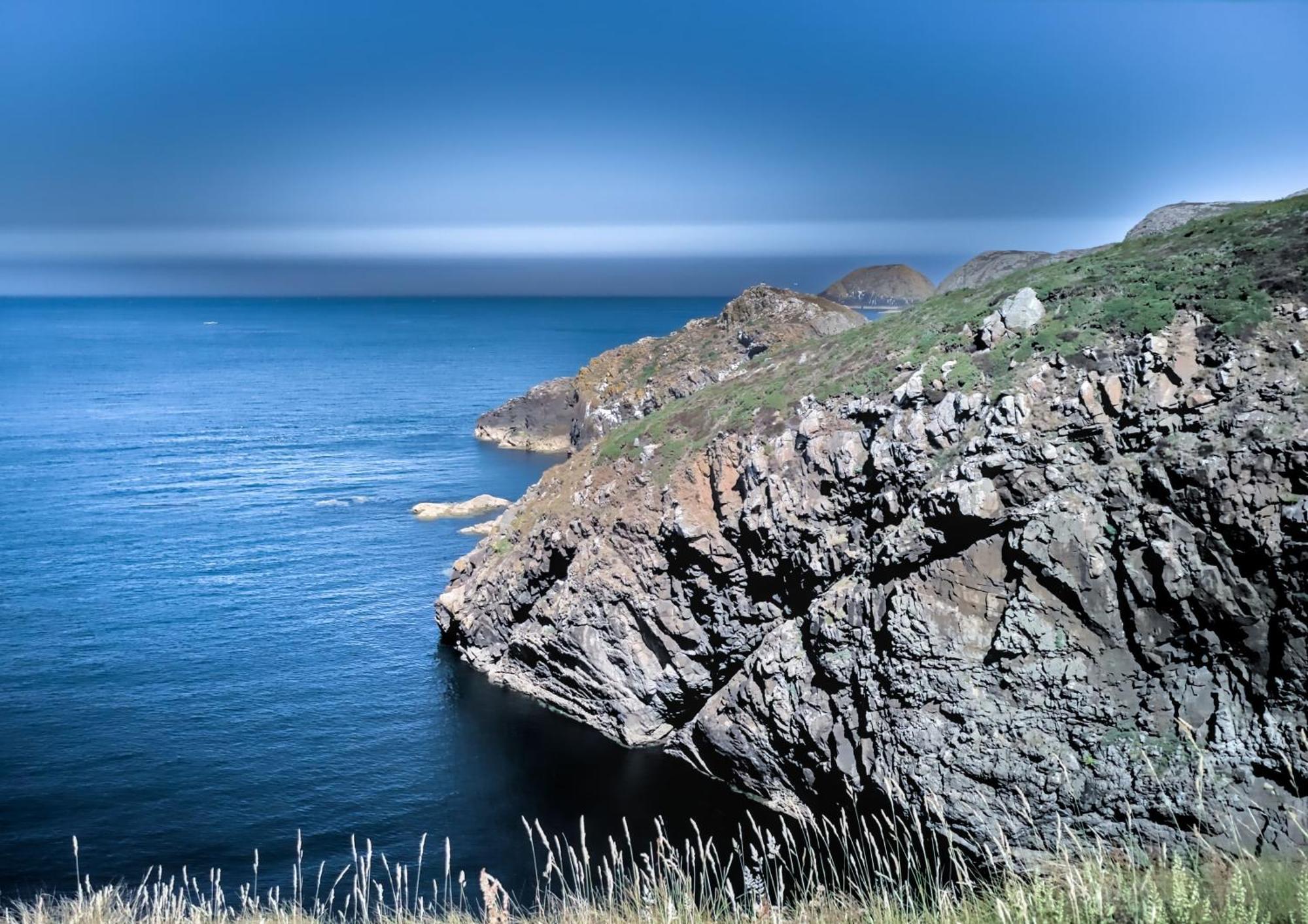 The Workshop- Eco Cottage By The Coastal Path Goodwick Esterno foto