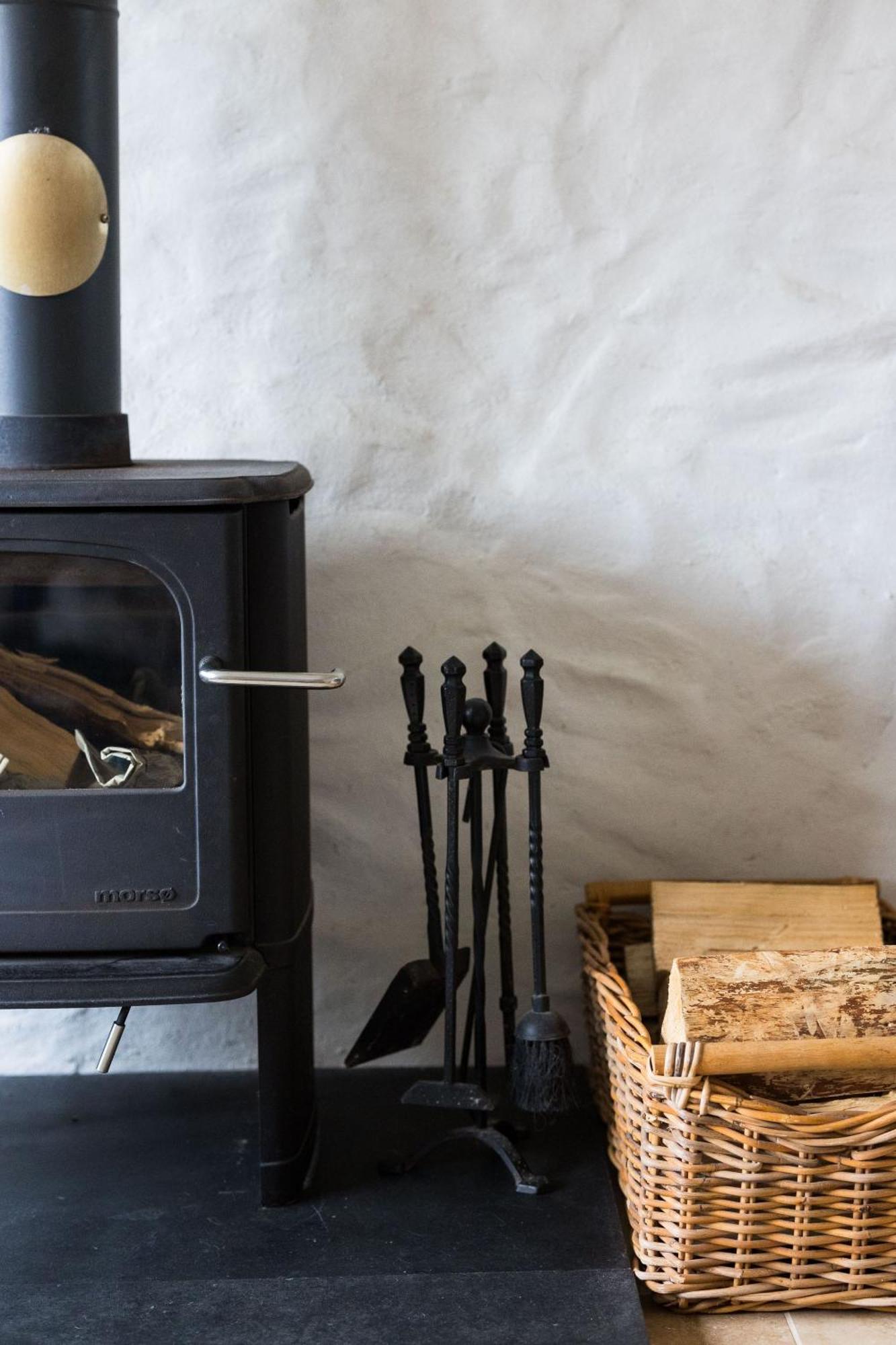 The Workshop- Eco Cottage By The Coastal Path Goodwick Esterno foto