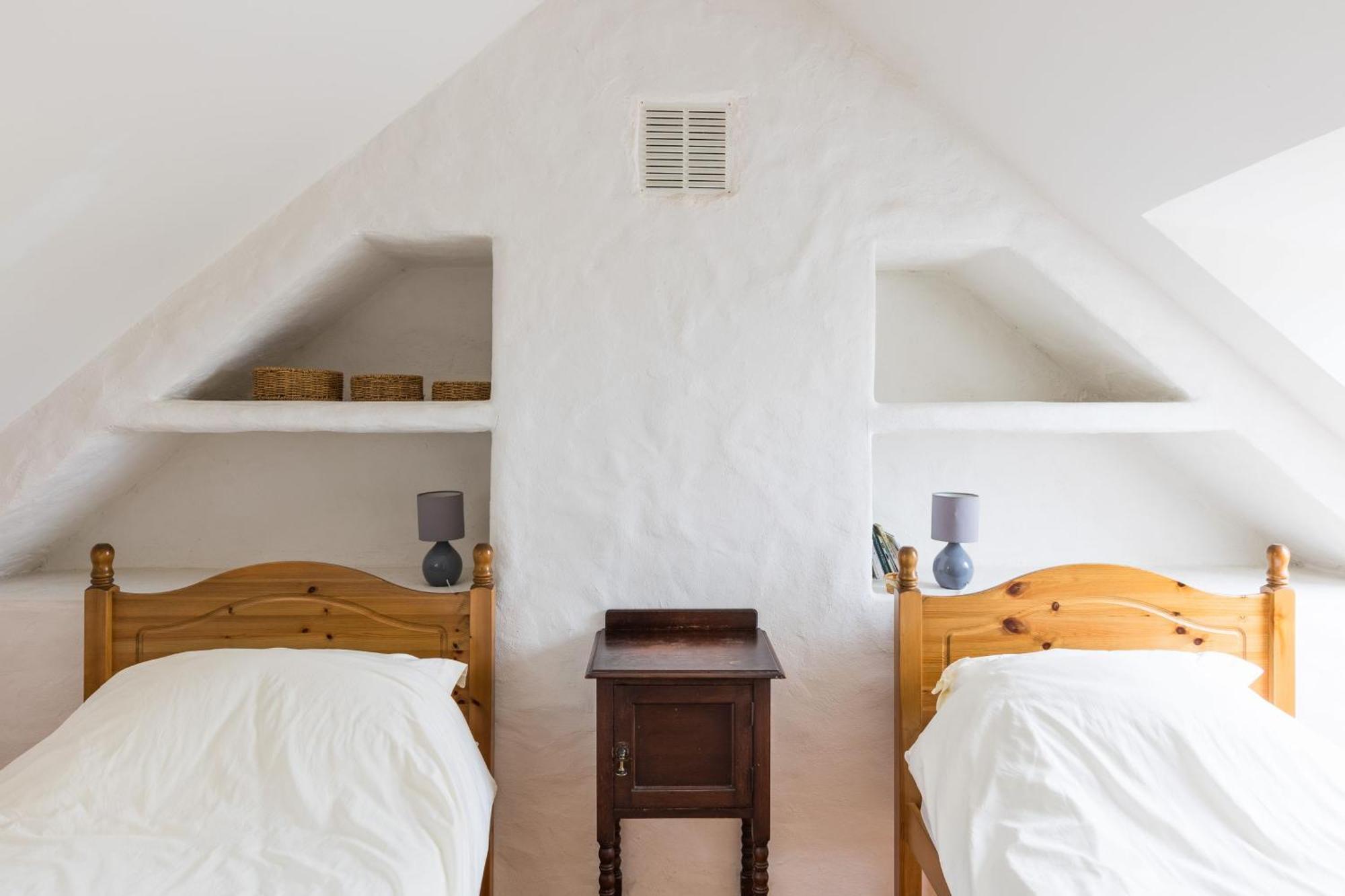 The Workshop- Eco Cottage By The Coastal Path Goodwick Esterno foto